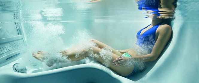 Dòng nước luân chuyển có tác dụng như massage, xoa bóp Dòng nước luân chuyển có tác dụng như massage, xoa bóp