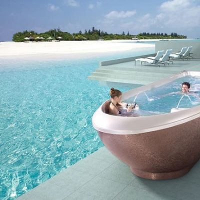 Bể bơi jacuzzi