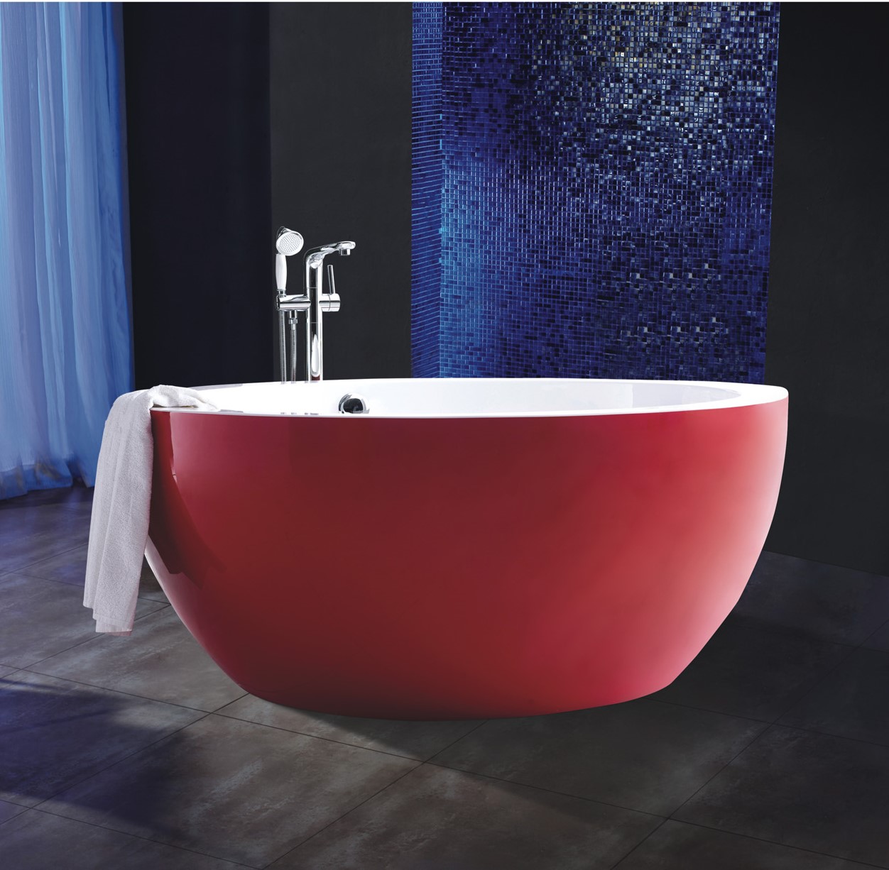 Bồn tắm là nội thất không thể thiếu trong phòng tắm color block Bồn tắm là nội thất không thể thiếu trong phòng tắm color block