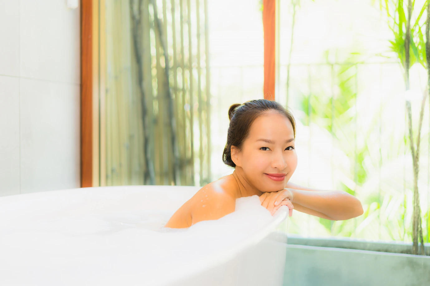 Ngâm bồn tắm sau một ngày dài làm việc sẽ là một trong những giải pháp thư giản hữu hiệu Ngâm bồn tắm sau một ngày dài làm việc sẽ là một trong những giải pháp thư giản hữu hiệu