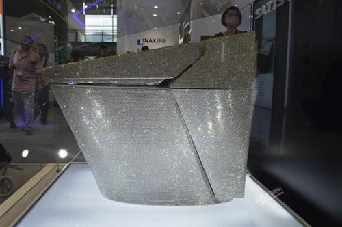 Bồn cầu Swarovski