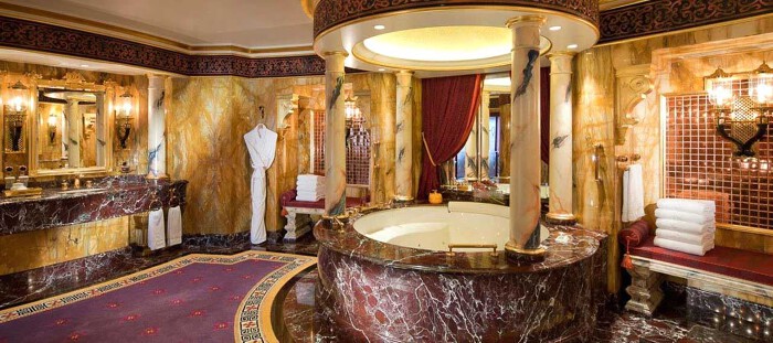Dubai được biết đến vì sự giàu có và cũng thuộc top phòng tắm sang trọng nhất thế giới 