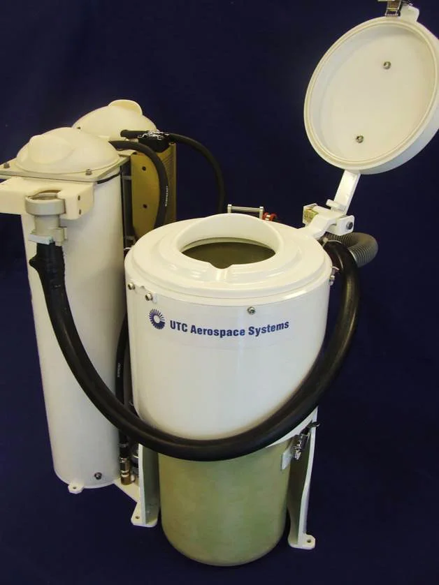 Toilet trên Trạm vũ trụ quốc tế với giá 19 triệu USD