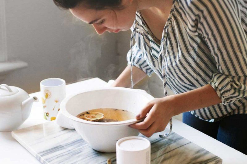 Da mặt bị dị ứng có nên xông hơi: Lợi ích & Rủi ro