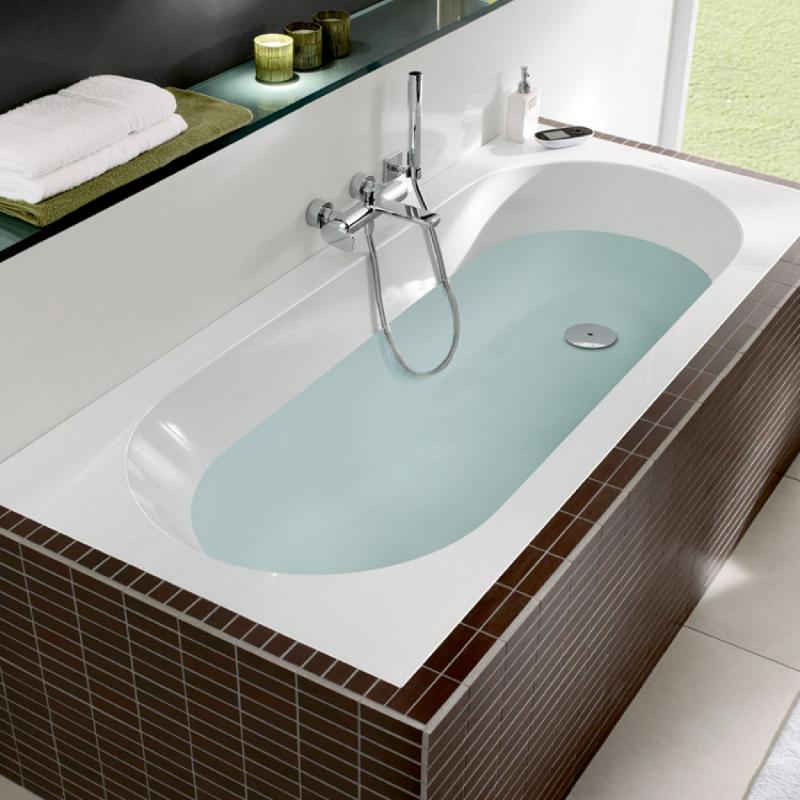 Bồn tắm hình bầu dục đơn giản, tinh tế