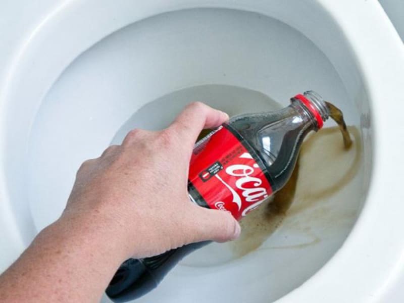 Sử dụng hỗn hợp coca cola, pepsi