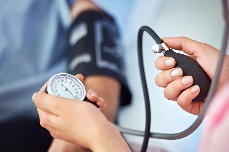 Vậy người bị huyết áp cao có nên xông hơi không?