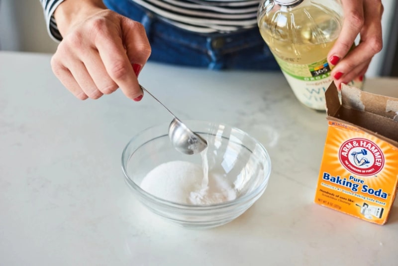 Kết hợp giấm và baking soda
