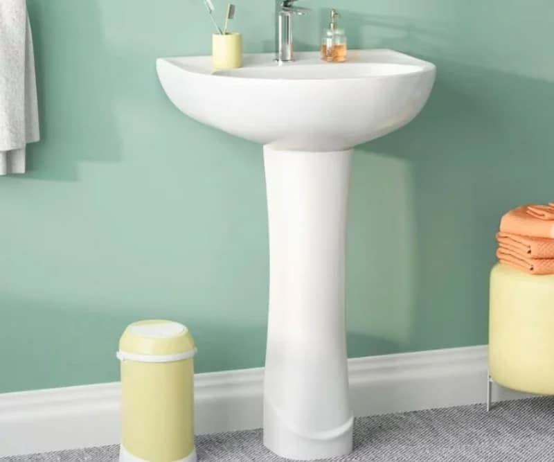 Lavabo chân dài