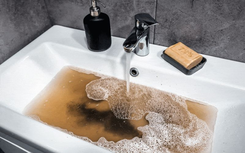 Dấu hiệu cho thấy bồn rửa mặt đang có mùi hôi