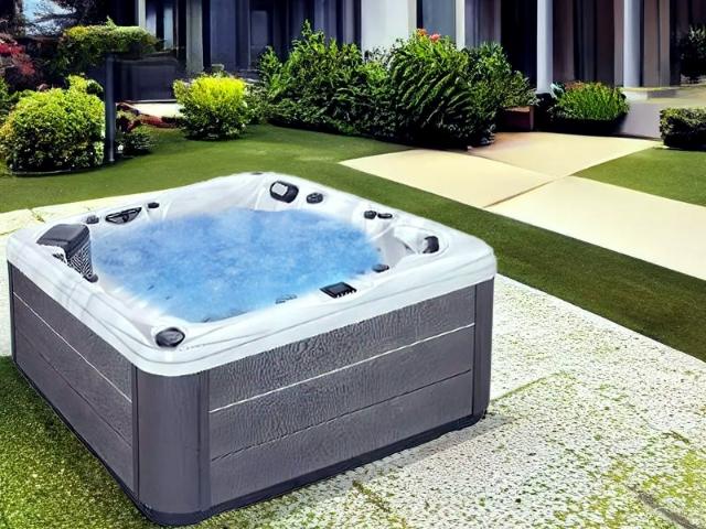 Điểm khác biệt giữa Jacuzzi và bồn massage